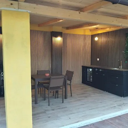 بيت للعطل In Serra